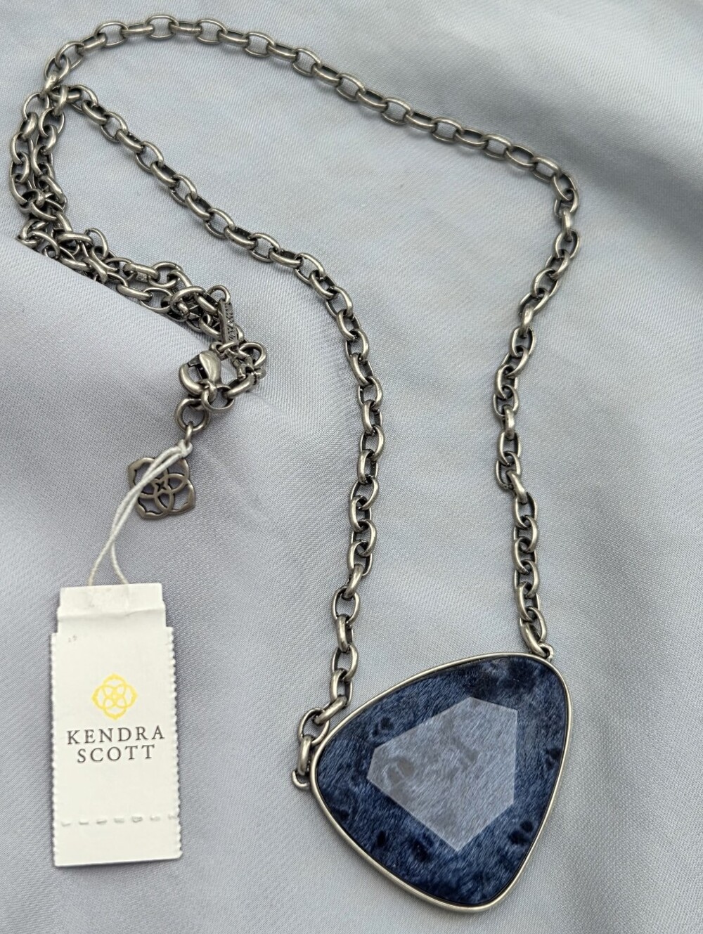 NWT Kendra Scott McKenna Faceted Navy Wood Stone In Silver Setting Necklace